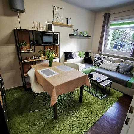 Grune Fewo Am Waldrand Apartment *